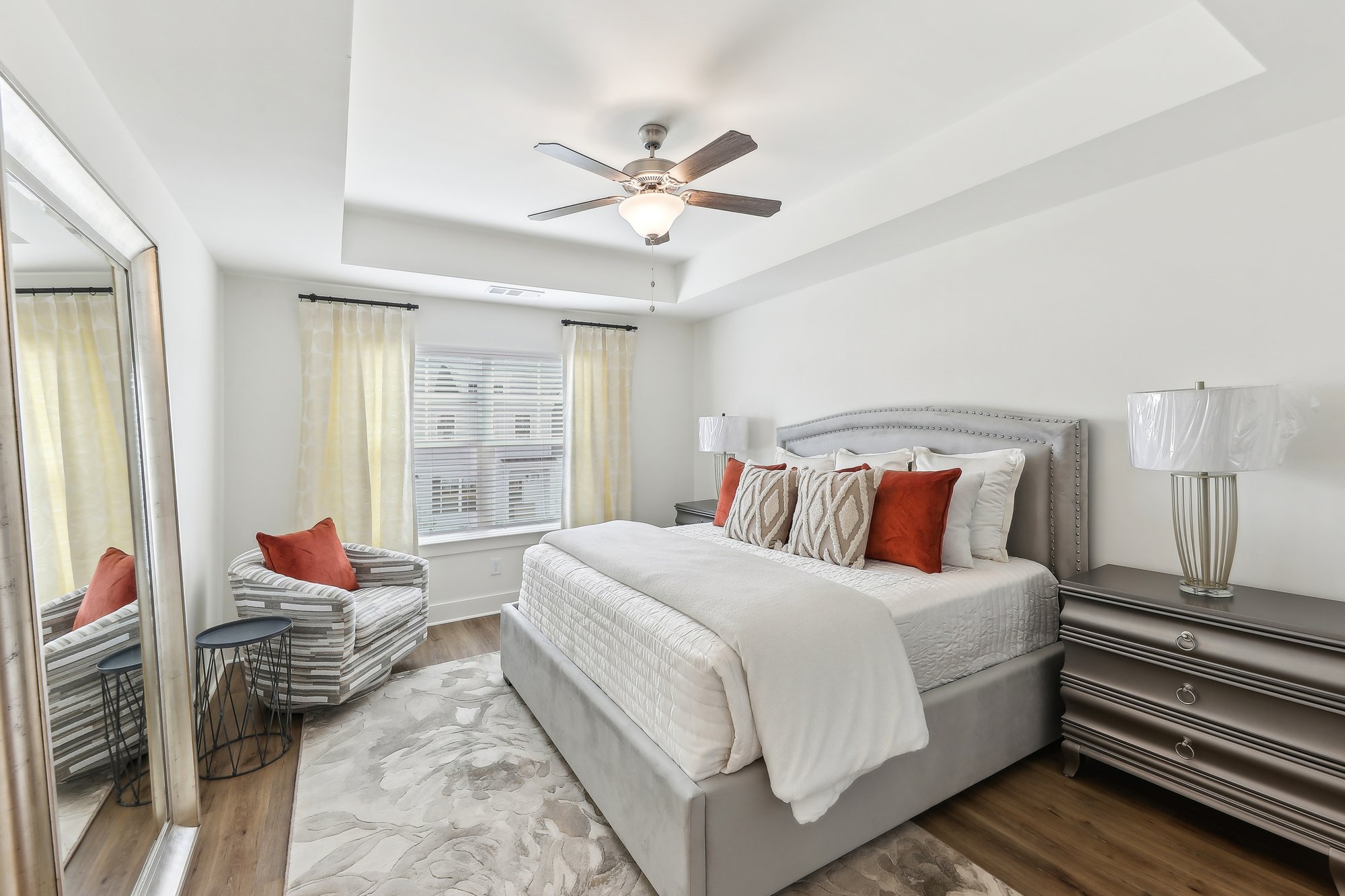 The Hamilton-bedroom